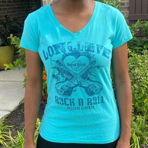 Light blue shirt sleeve Hard Rock T-shirt